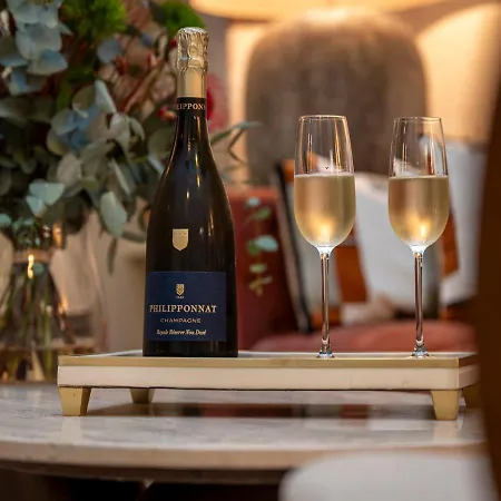 L'atelier Des Arts * Parigi